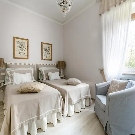 Luxury In With Garden Villa