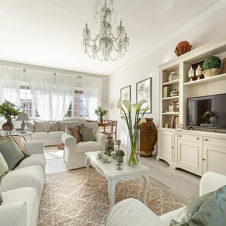 Luxury In With Garden Villa