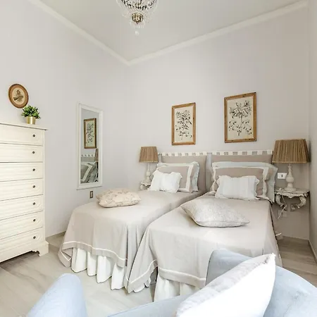 Luxury In With Garden *