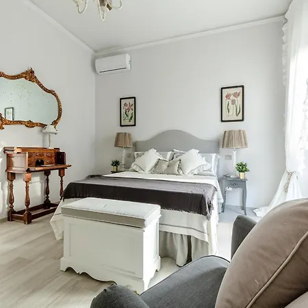 Luxury In With Garden Villa Lucca