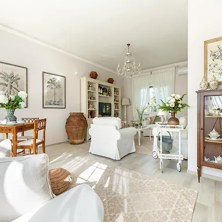 Luxury In With Garden