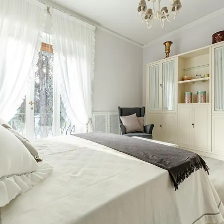 Luxury In With Garden